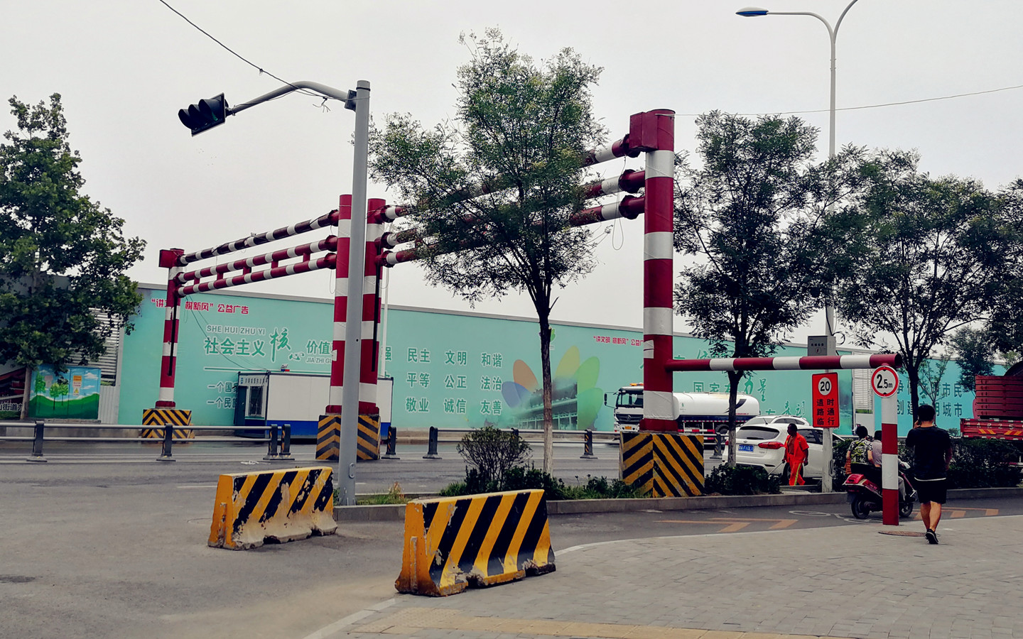 电动智能升降限高杆产品说明